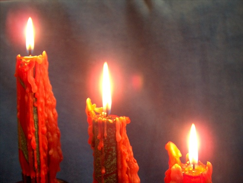 tri sviečky