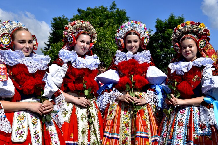 Vlčnovské dievčatá