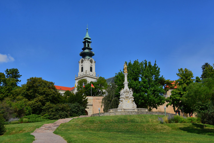 Cestičkou ku hradu