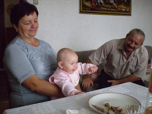 Starí rodičia s Andrejkou