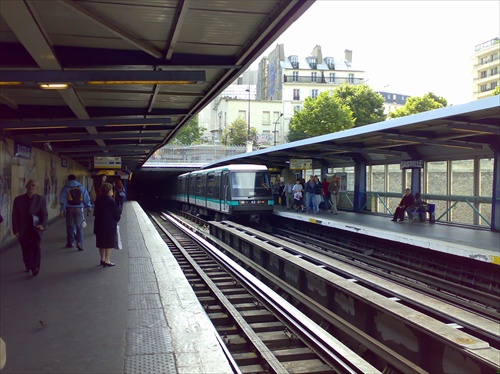 Le Metro M1 Bastille