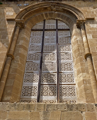 kostolne okno