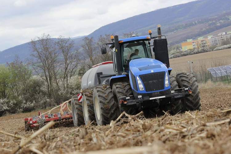New Holland T9. 670