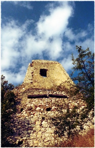 Čachtický hrad - obranná veža
