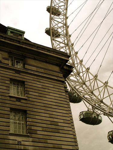 London Eye - kolízia