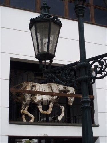 The Lamp and the Horse