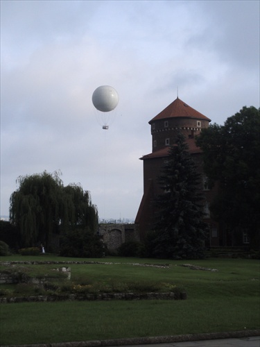 A Tower and a Baloon