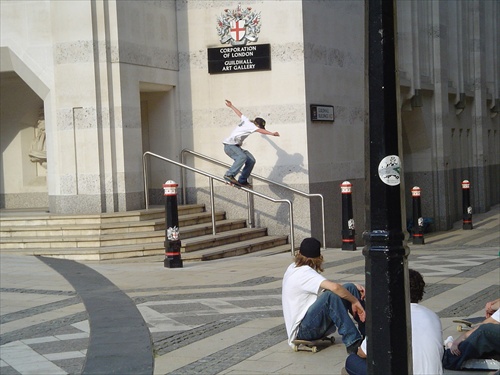 Londýn: Skateboardom po galérií