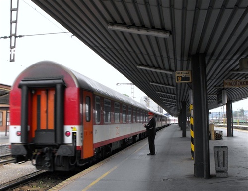 a vlak odchádza (stanica Košice)