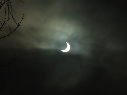 čiastočne zatmenie slnka mesiacom 4.1.2011
