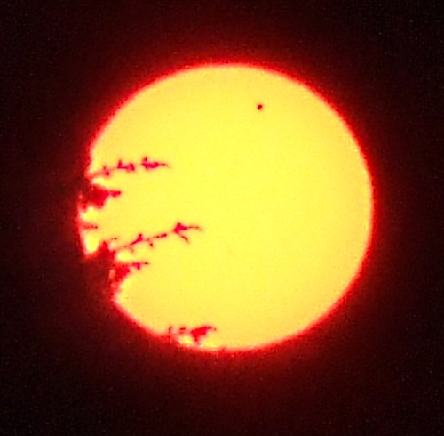 Dnes ráno 6.6. o 5:30 Venuša prechadzala po pred slnečný disk...