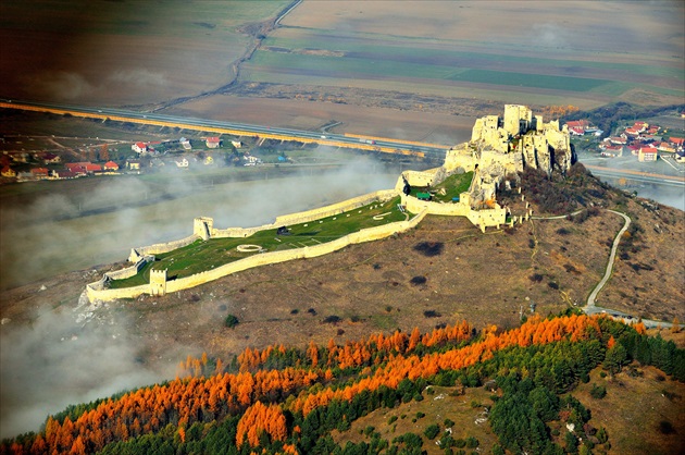 Spišský hrad v jesenných farbách