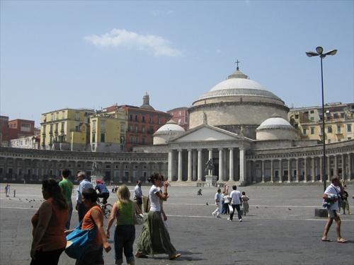 Neapol Piazza del Plebiscito