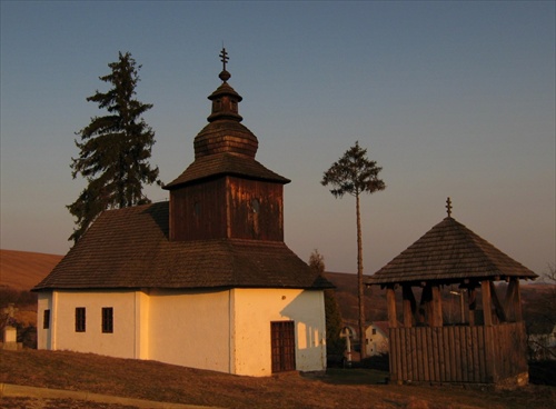 drevený kostolík v Kalnej Roztoke