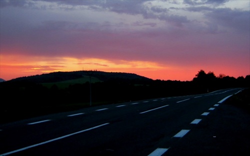 On The Road - západ slnka