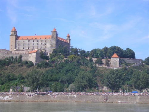 Bratislavsky hrad a kusok podhradia