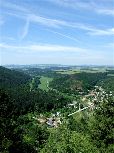 čachtice -výhľad na dedinku