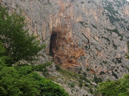 Medvedia jaskyňa