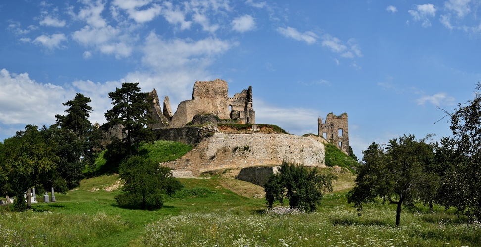 hrad Divín 