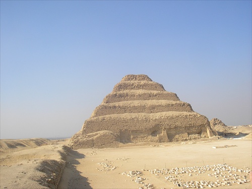 sakkara pyramid