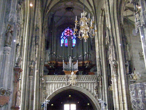 Viedeň - dóm sv. Štefana (interiér)