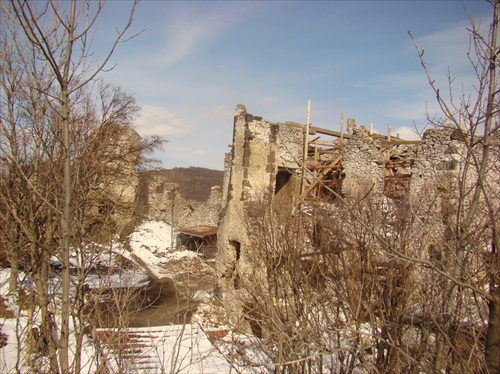 oprava zrucanin hradu Vinne