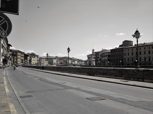 ...street of Pisa....