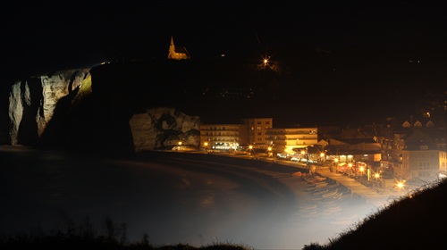 Nočný Etretat, Normandia, FRA