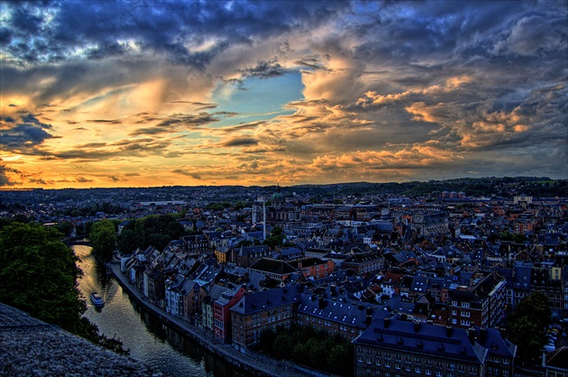 Západ slnka nad Namurom...