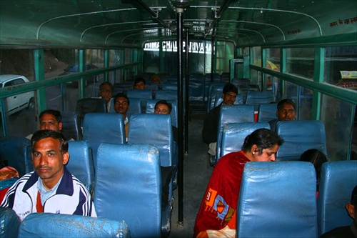 Shimla, Autobus na cestu dolu, kabína pre cestujúcich