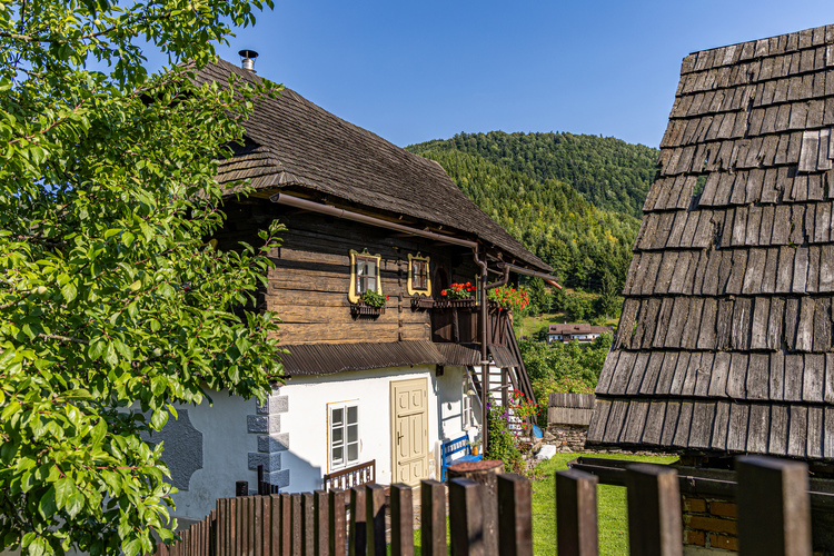 Dedinka v horách