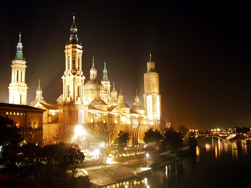 nočná Zaragoza