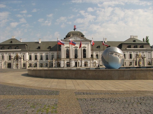 Bratislava-Hodžovo nám.