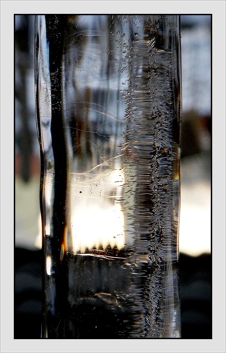 sklo z ľadu