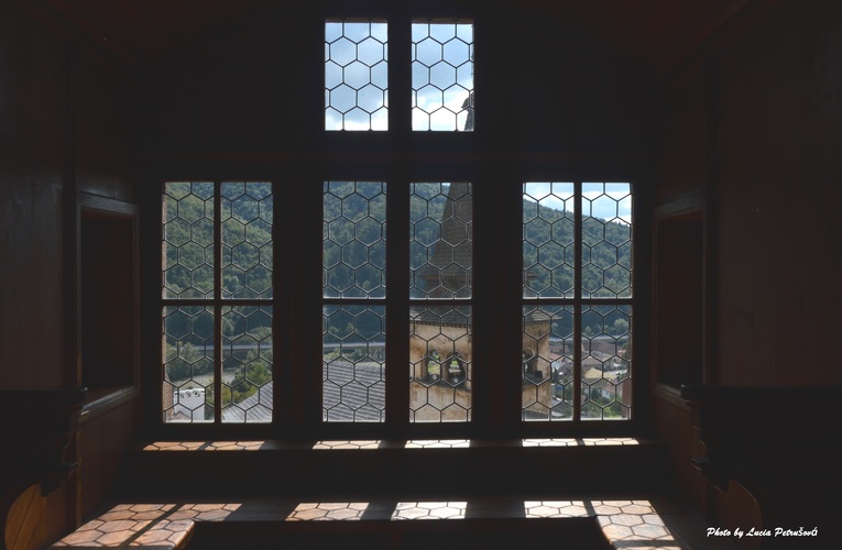 cez okno Oravského hradu