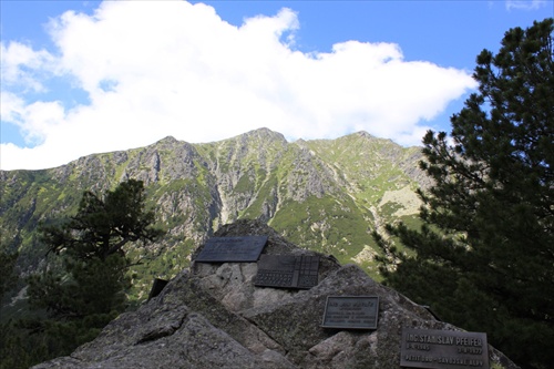 Tatry zo symbolického cintorína