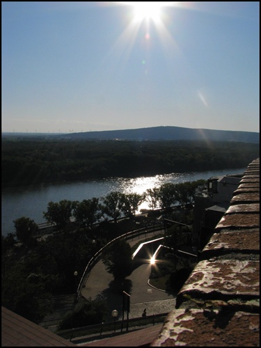 jesenné slnko nad Dunajom