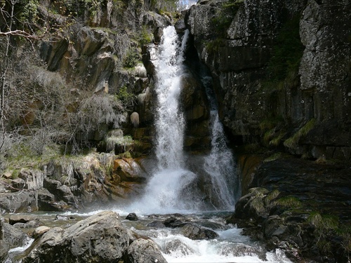 Camino Aragones (12) -  vodopádík pri chodníku
