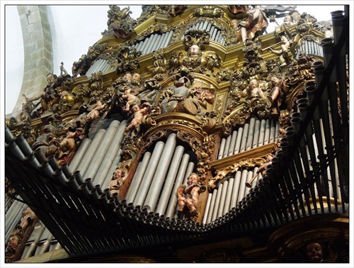 CAMINO (71) - „Catedral de Santiago“ - píšťaly z orgánu