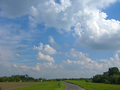 cesta, krajina a obloha