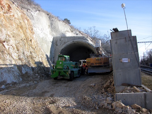 ako sa buduje železničný tunel Turecký vrch