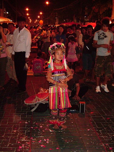 Malá thajská tanečnica