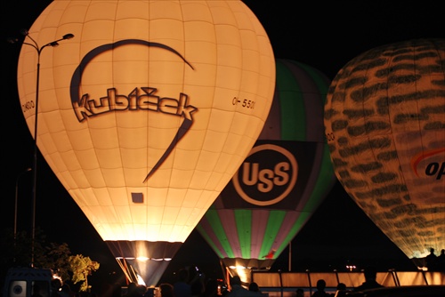 nocne nafukovanie balonov