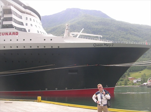 s queen Mary 2