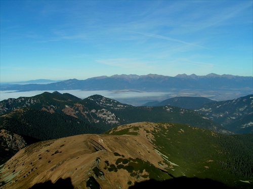 pohľad z Ďumbiera na Vysoké,Západné a Chočské Tatry