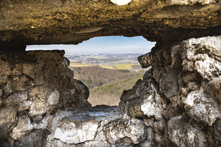 Výhľad z Čachtického hradu