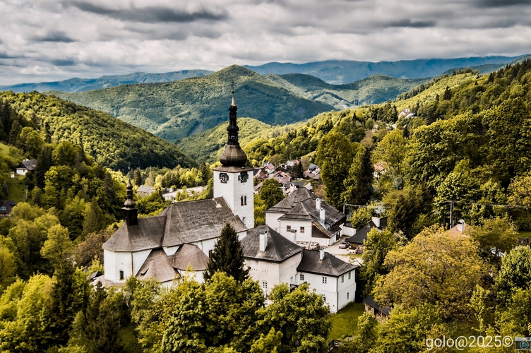 . Slovensko .