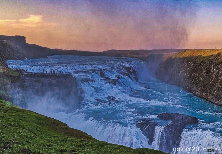 . Gullfoss .