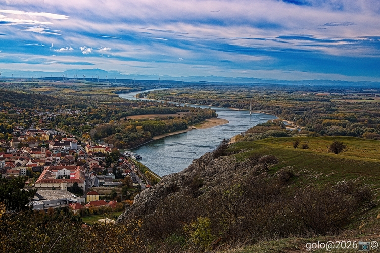 . Dunajské Esíčko .