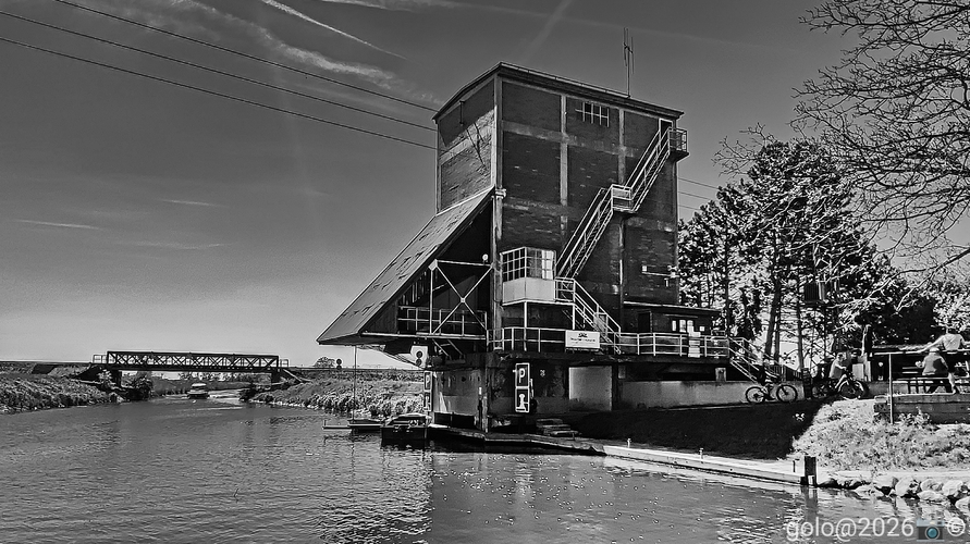 . Industrial v ČB .